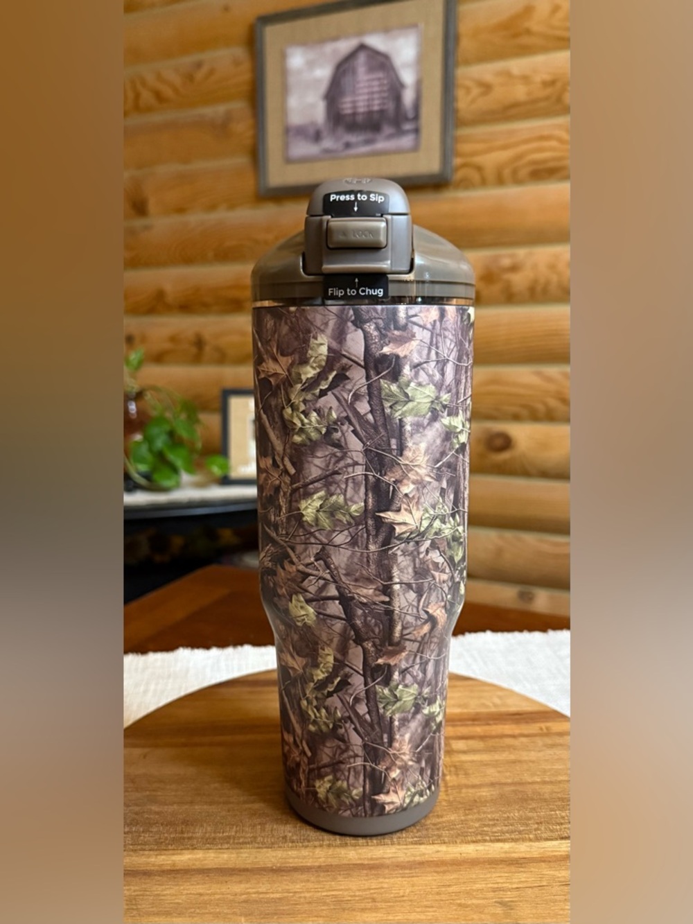 WOODLANDS HydroJug 40oz Ease2o LEAKPROOF Water Bottle